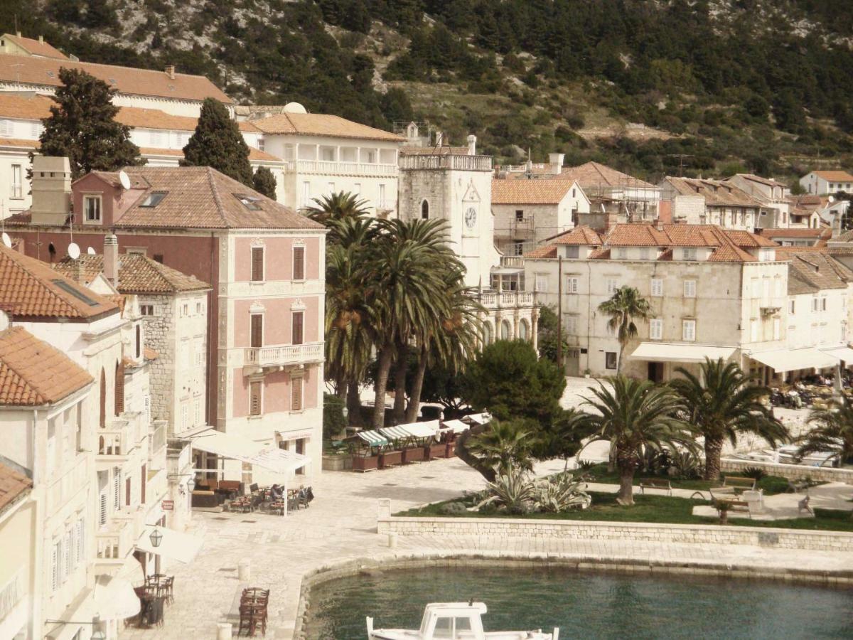 Hvar Attic Modern Design - Town Center With A Great View Hvar Town Buitenkant foto